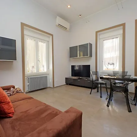 Dolce Casa Colosseo 1 - 2 *